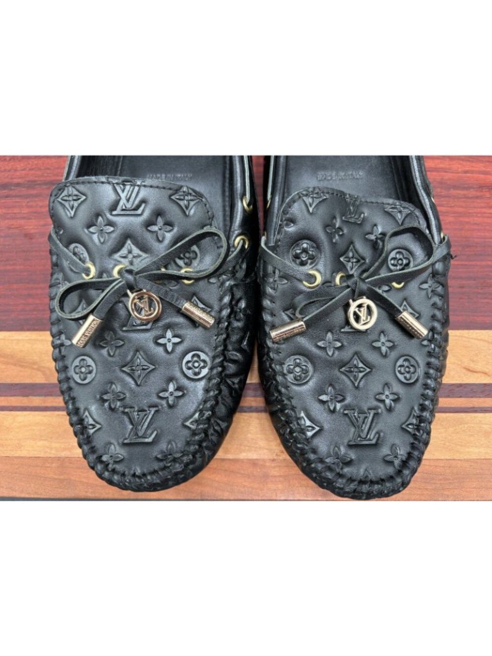 Louis Vuitton Women's Loafers Black Leather Flats Driving Shoes US-9 EU-41 EUC - Picture 2 of 10